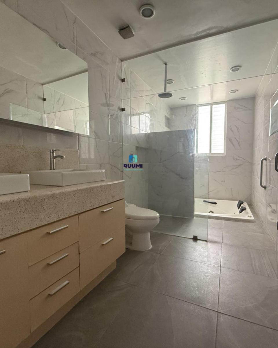Casa en venta en San Telmo Norte, 3 recámaras con baño, jacuzzi y cocina con isla